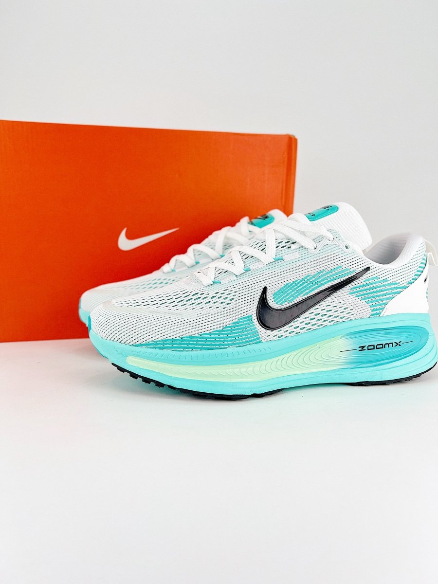 Nike VOMERO 18X - Royal Feet 2025